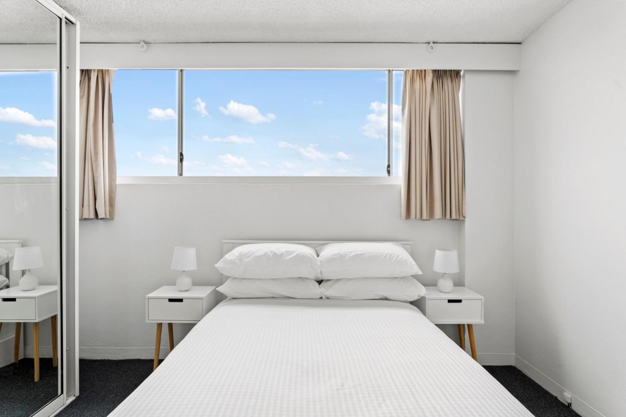 Apartment With Pool Access A Minute To The Sydney